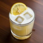 Vodka Sour pronto da servire.